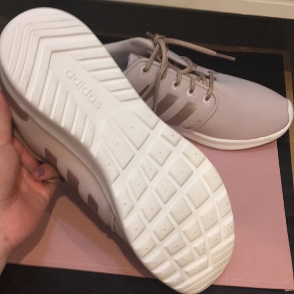 Shoes - Picture 4 of 4